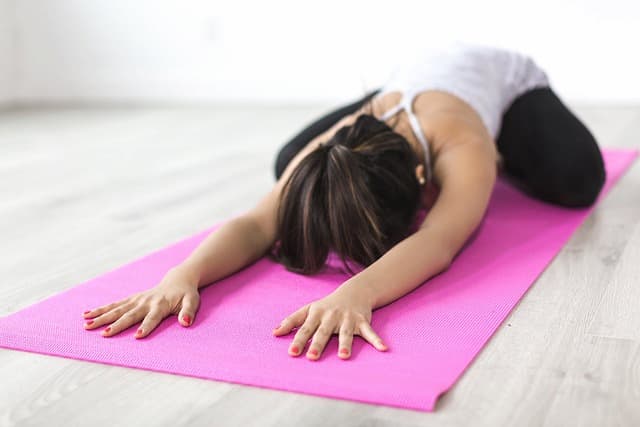 Cómo Crear un Espacio de Yoga en Casa